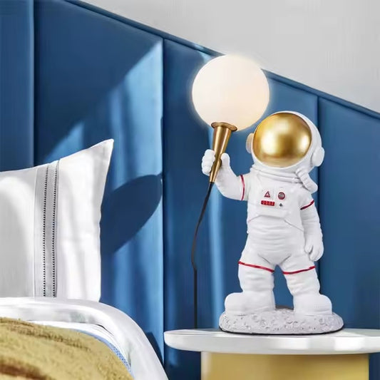 Lampa de veghe, model astronaut