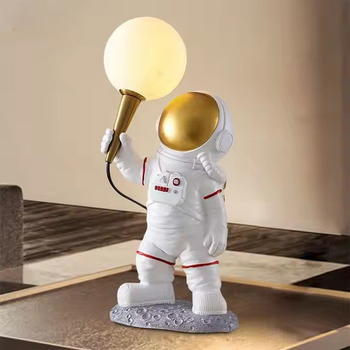 Lampa de veghe, model astronaut